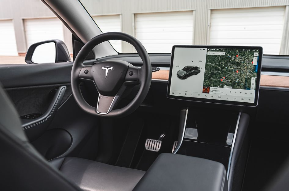 2025 Tesla Model Y Features